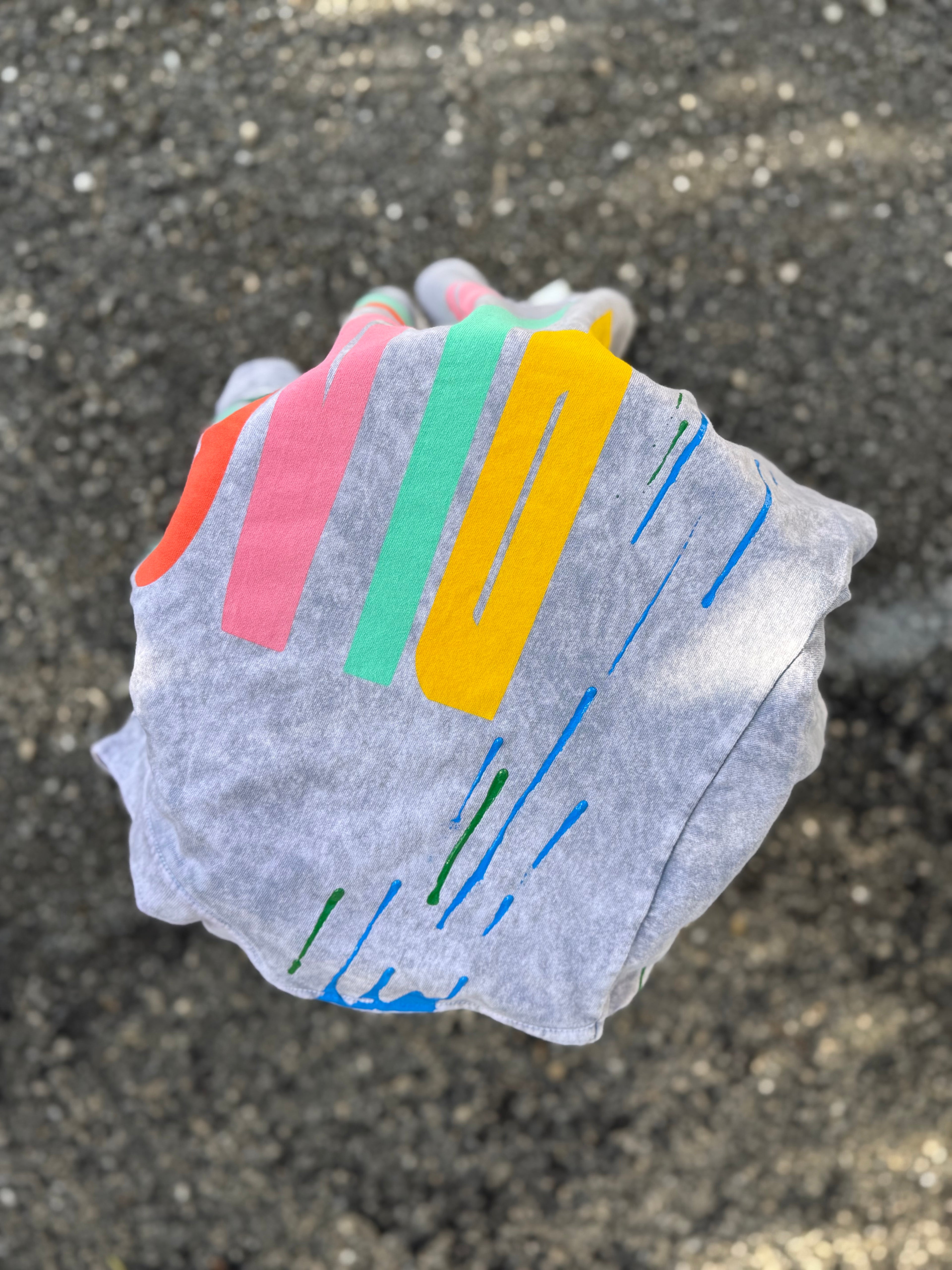 Intervención Semi personalizada en playera de color.